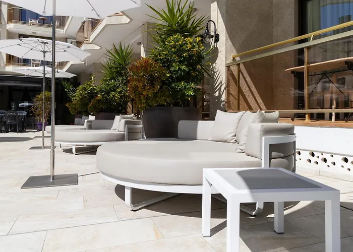 Aparthotel Miami Park 4*